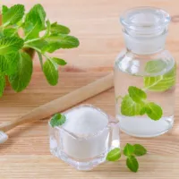 همه‌چیز در مورد یک دهانشویه طبیعی و رایگان