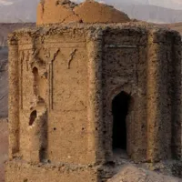 قلعه ساسان معروف به آرامگاه بزرگ در قزوین