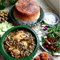 طرز تهیه سیرقلیه غذای سنتی گیلان همراه با سیر و مرغ
